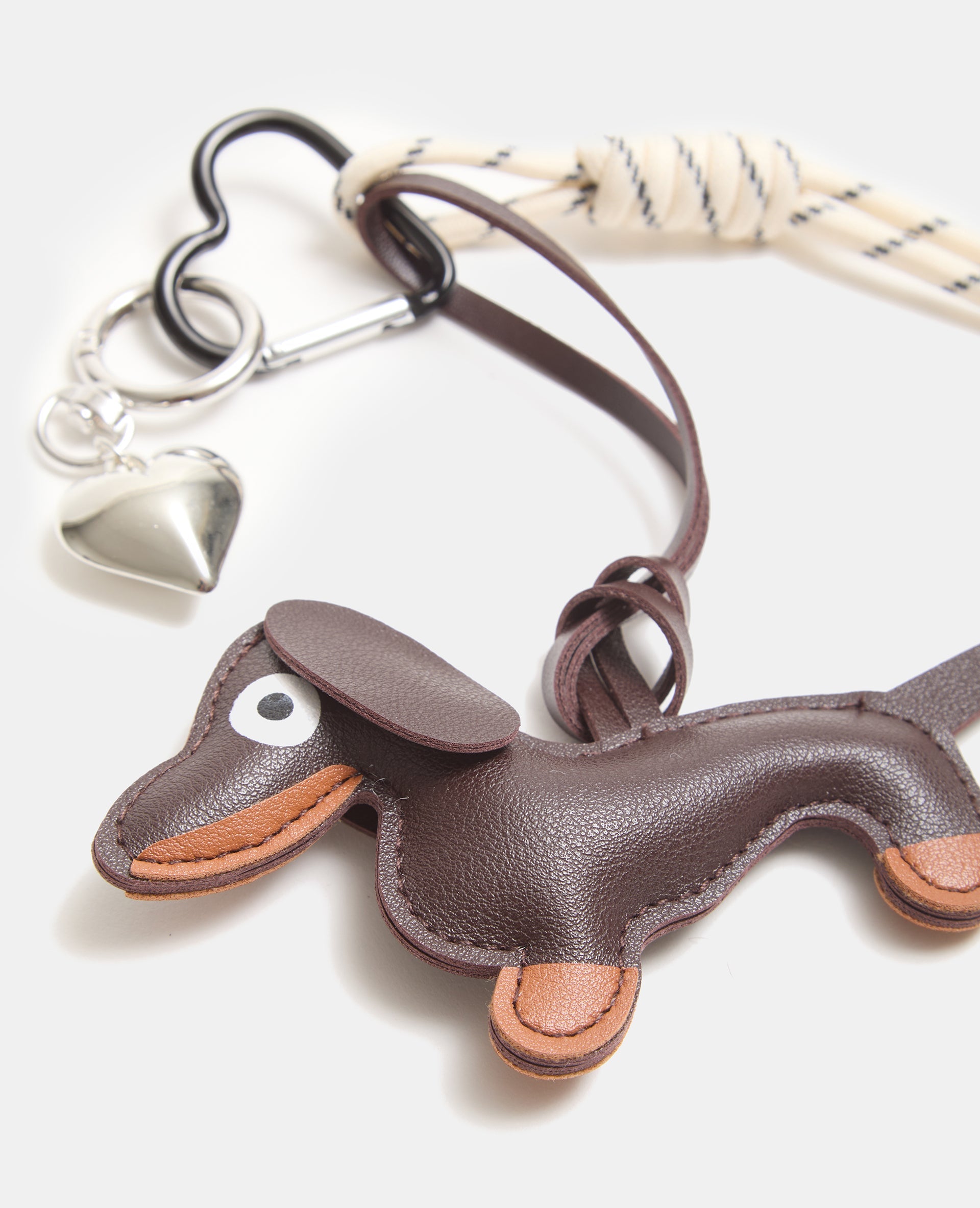Déco de sac chien en simili avec corde et cœur